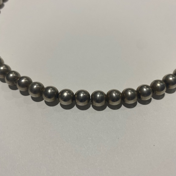 Vintage silver beaded necklace - Picture 2 of 3